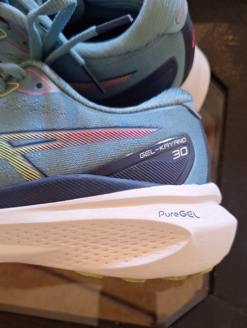Asics Women's Gel Kayano 30 Size 8.5 - Picture 3 of 8